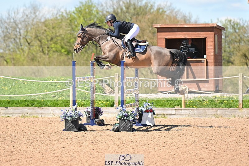 240418A-115731-02744 - Cls 5, 2 Star Medium Tour 1.35m