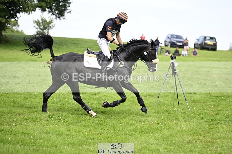 240804-155335-18445 - 616-Max_Forster-HEVANS_ROYAL_REVOLUTION