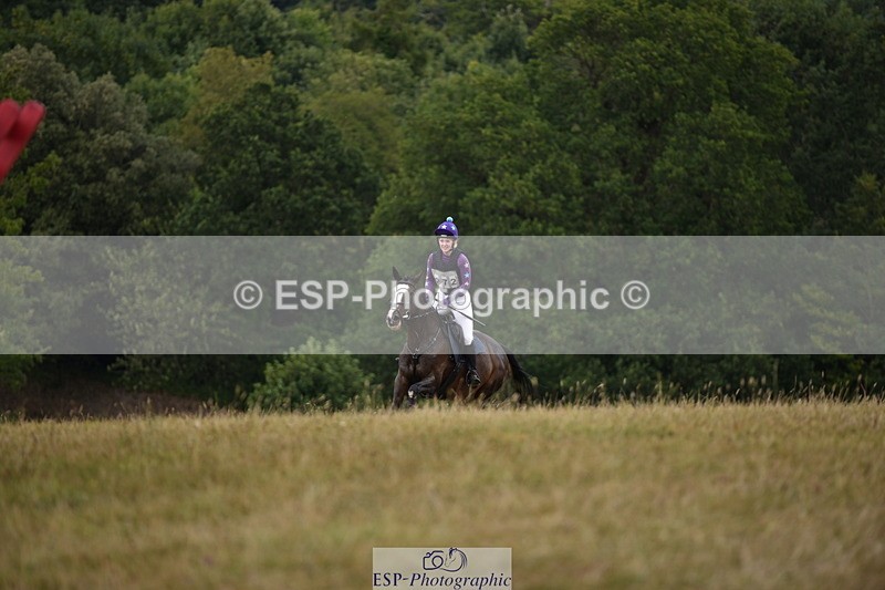 250802A-152702-07008 - F-272-Gemma.Wells-COMBE.BREEZE