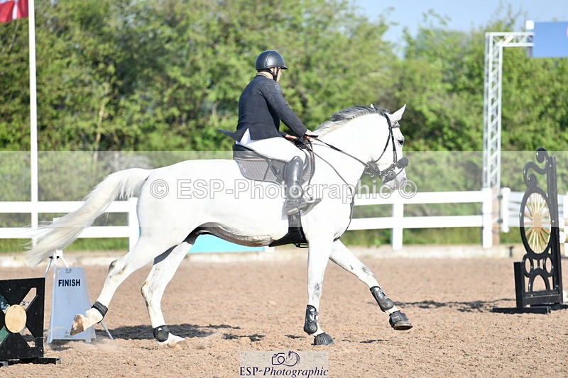 240512A-081304-16792 - Cls 39 British Novice and 90cm Open