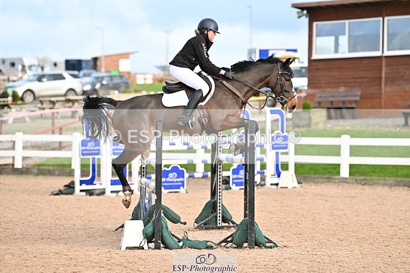 241208-130741-01698 - Cls 21 Newcomers and 1.10m Open