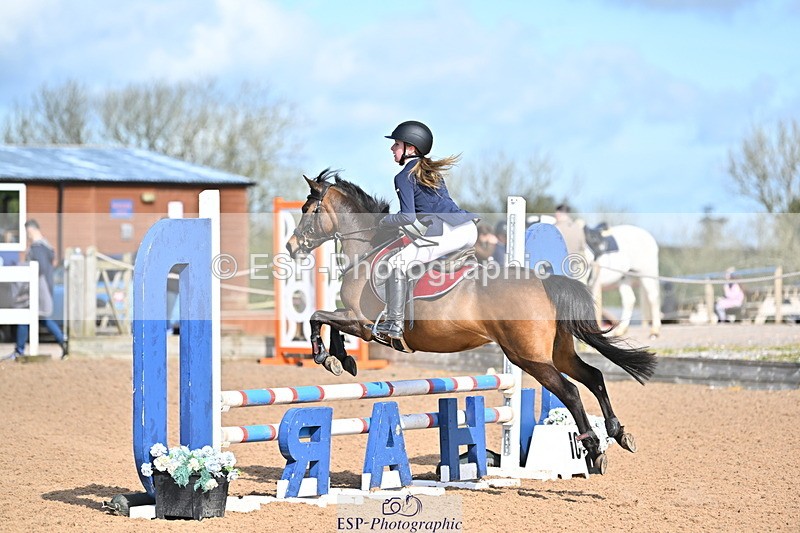 240504A-094341-00952 - Cls 1 Pony Intro 70cm
