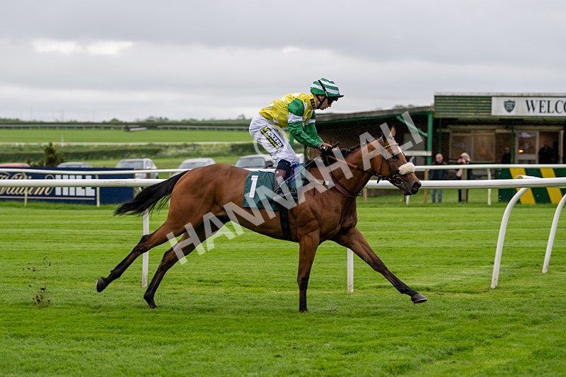 230524-Race 1-Brazilian Belle-1213