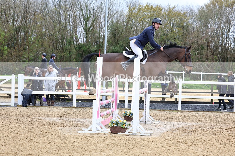 3E7A1901 - Class 7: Senior Newcomers/1.10m open