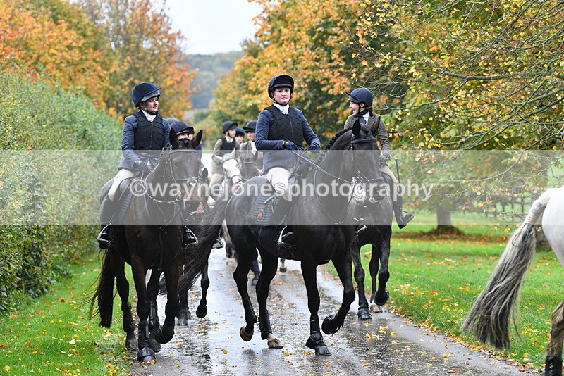 WJ5_6328 - B&B walk back for Hunt Tea !