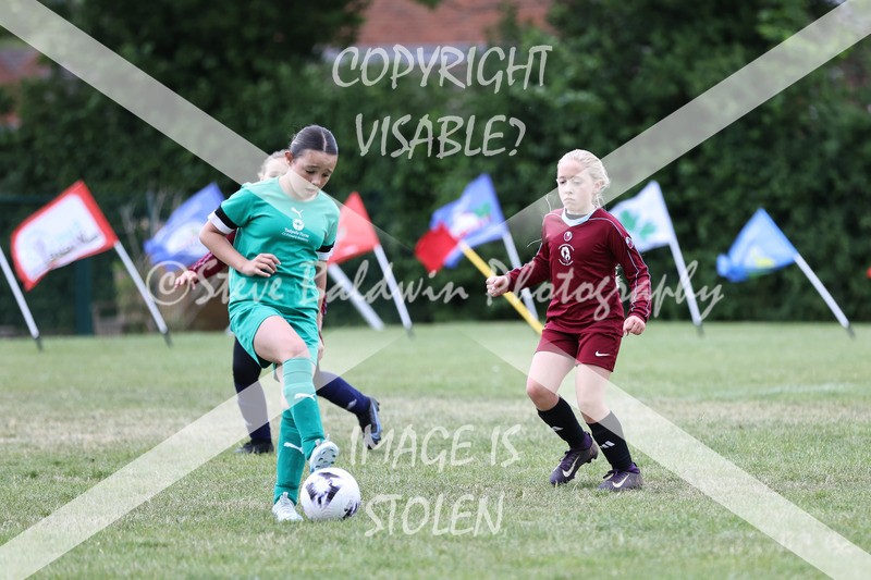 1DX32086 - Covingham Park V Tadpole Farm