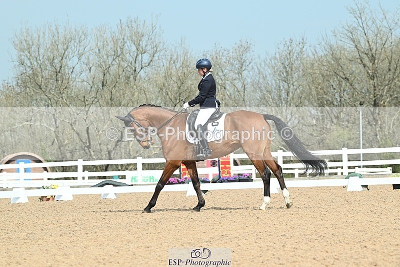 250403-103523-01474 - 036-Abbie.Newbury-Seagry.Viceroy