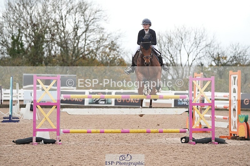 251107-131812-01120 - Cls 6 Foxhunter and 1.20m Open