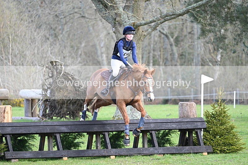 WJ7_0052 - Time 10:13 to 10:38 Times at the Fence