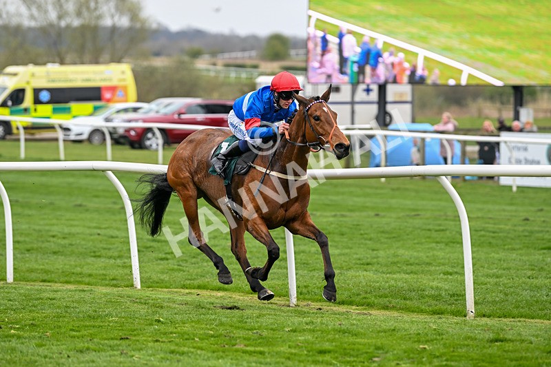 090425-Race 5-Miss Willows-0047 - Race 5