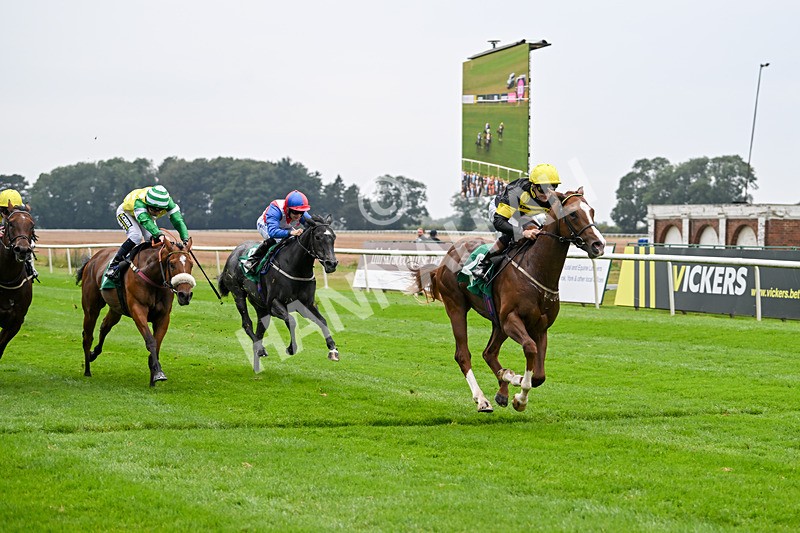 070924-Race 1-Managing Director-6983 - Race 1