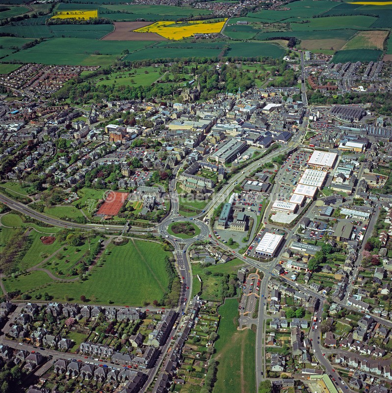 A00430A Central town of Dunfermline Fife in 2000 - Settlements, infrastructure and attractions