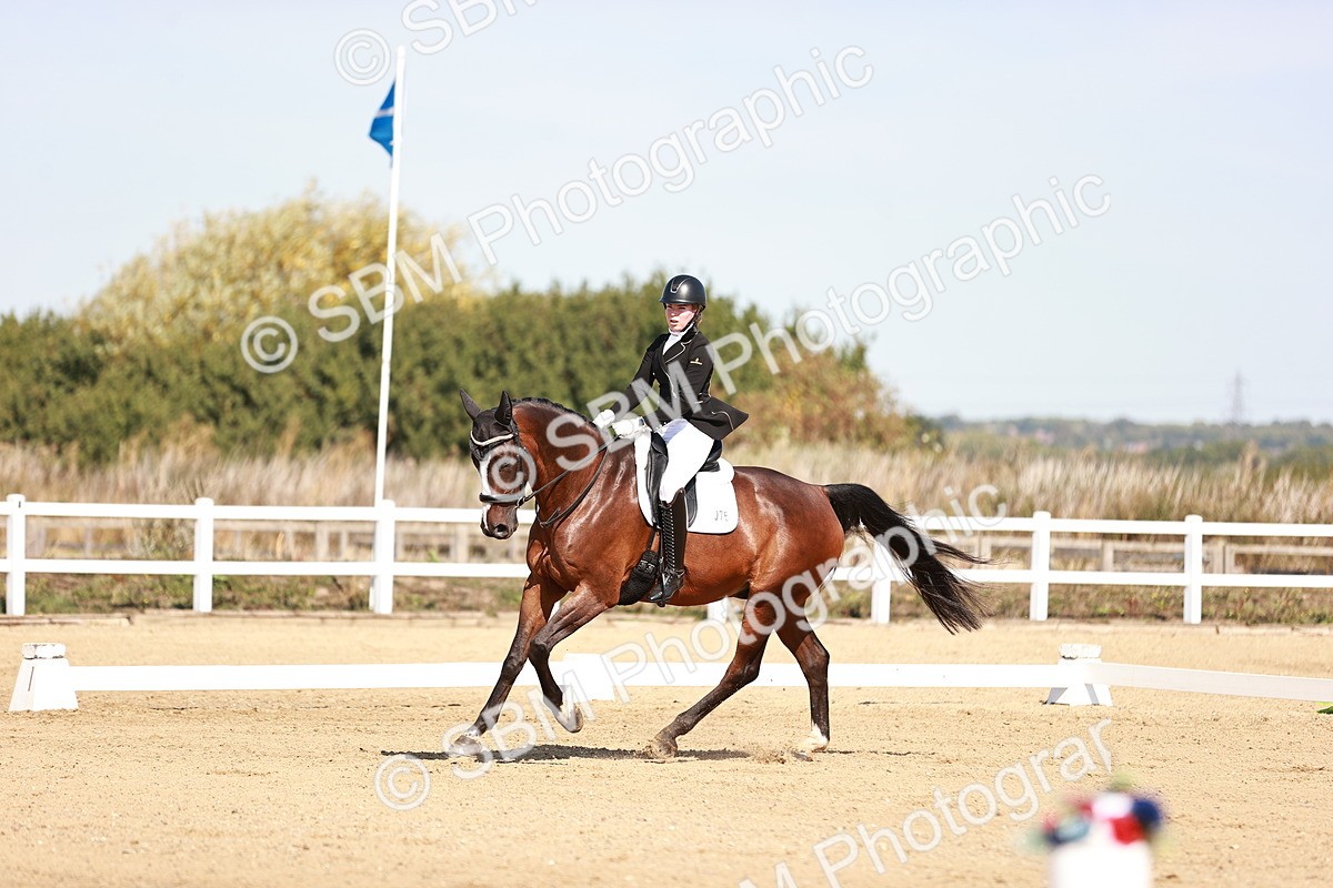 SBM_004393 - Class 12 - Novice 5 - 10.31-11.41