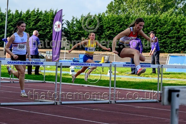 Age26 SAT-815241 - Track Female Set Two