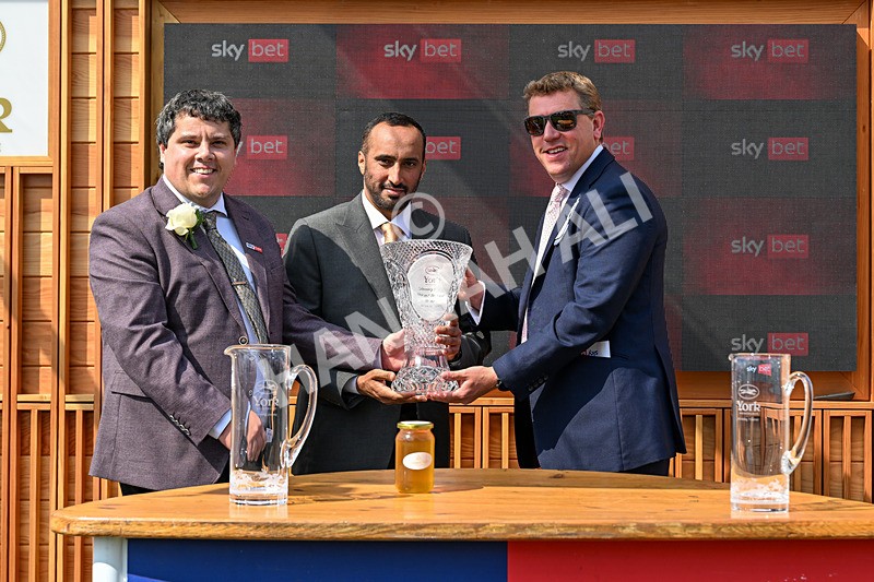 220826-Race 1-Archivist-2593 - Race 1 13.50pm Sky Bet Strensall Stakes