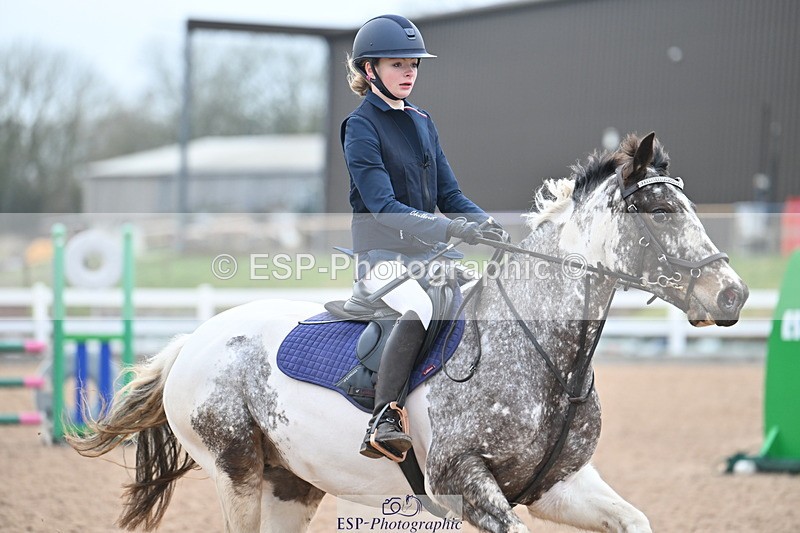 240128A-121753-00826 - Cls 4 Pony Newcomers and 1m Open