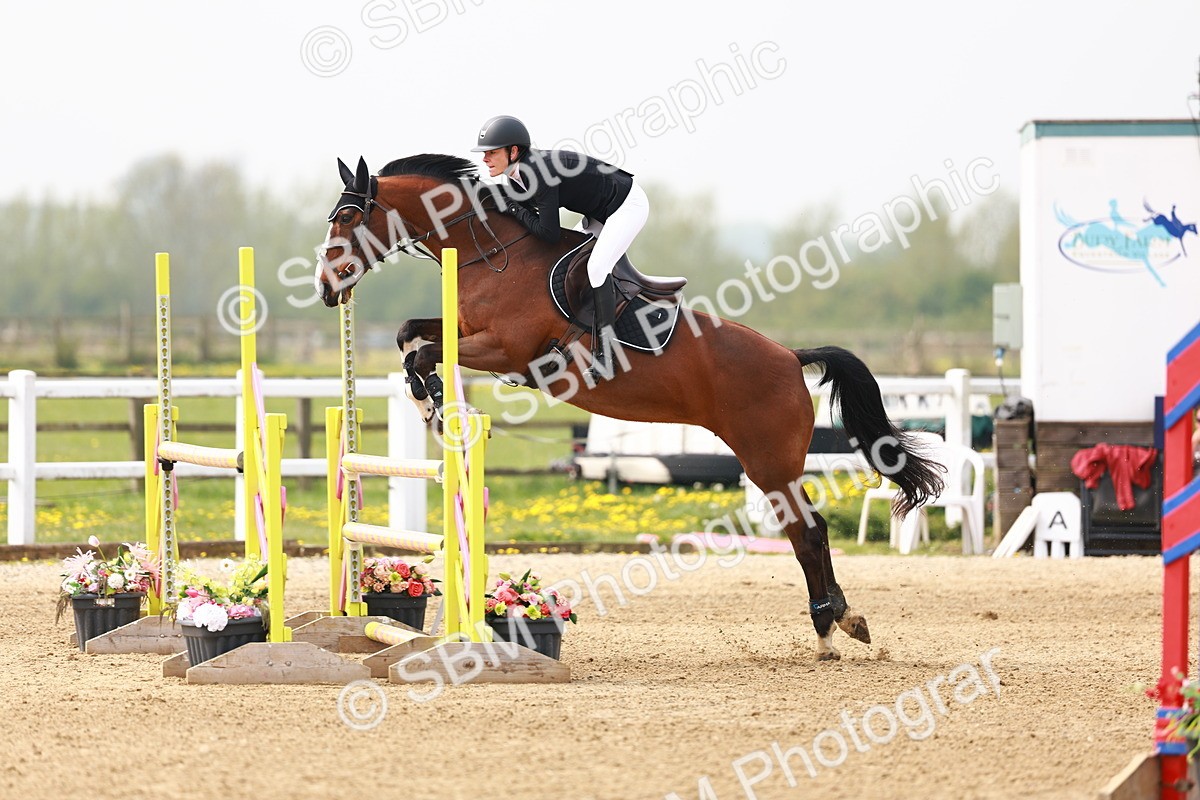  - Class 17 - Senior 1.05m