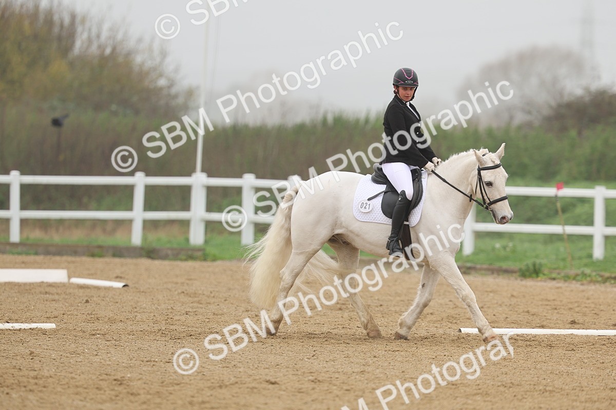 SBM_002056 - Class 5 - Novice 27