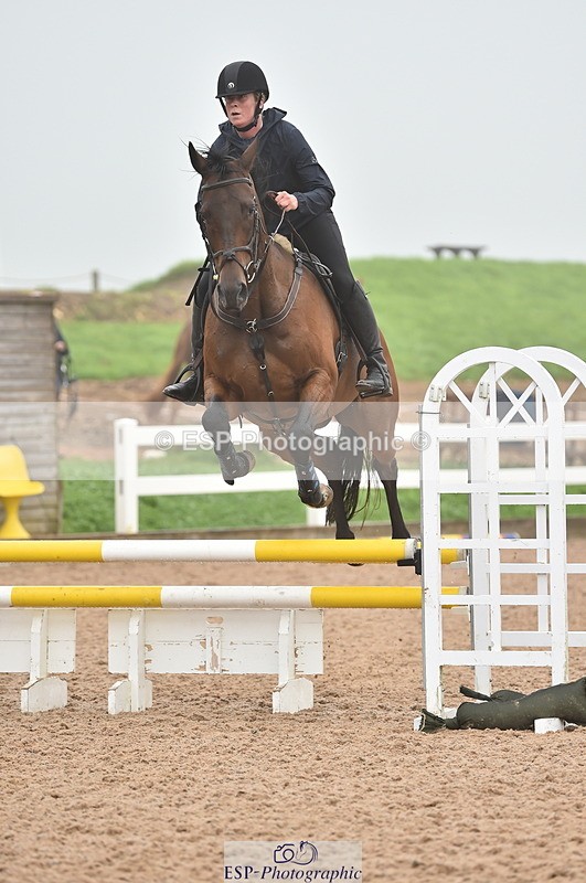 220829A-171306-00381 - 80cm Classes 5a 5b & 6