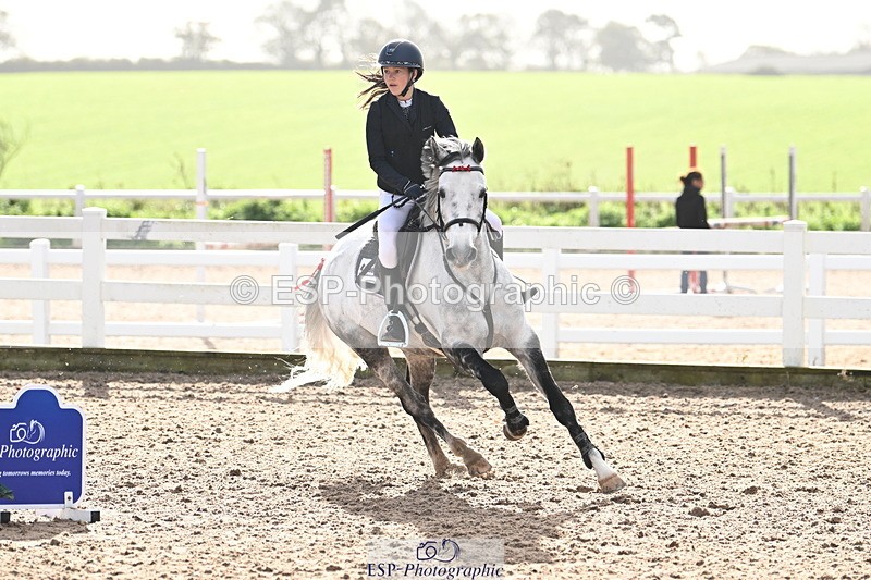 241026A-120033-00855 - SAT Cls 8 Pony Discovery and 90cm Open