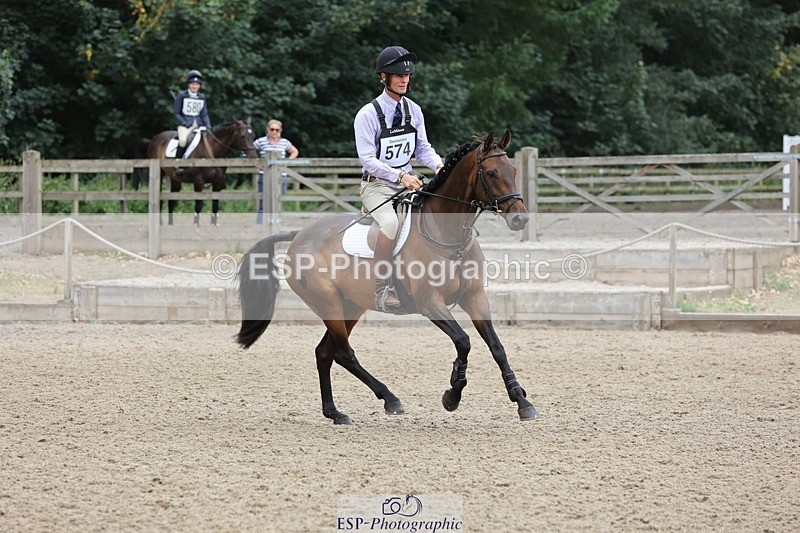 250803A-123300-12836 - M-574-William.Fox-Pitt-JABBEKA