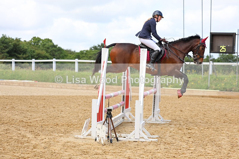 3E7A3018 - Class 4: Senior British Novice/90cm open