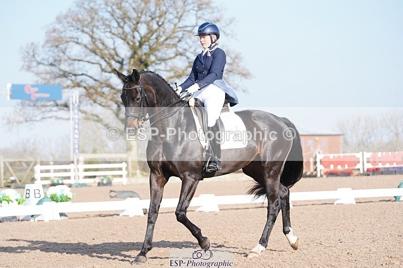 250403-090356-00106 - 003-Abbie.Newbury-Seagry.Firstamour