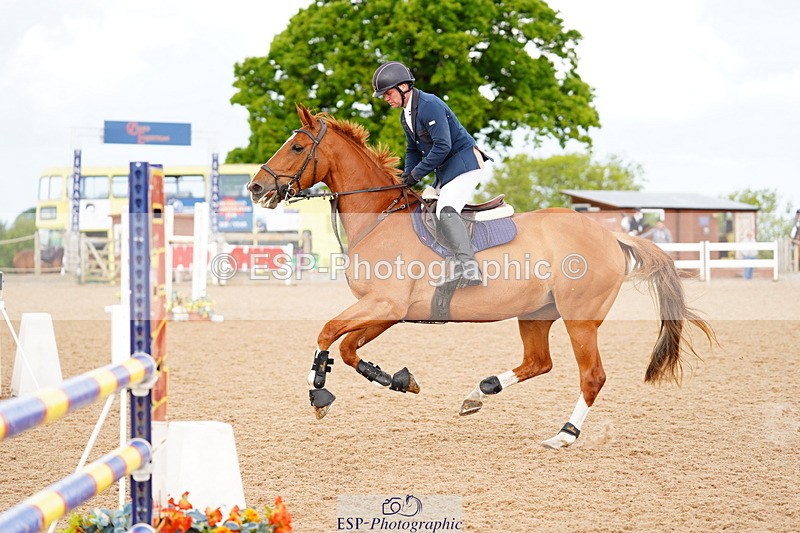 240526A-110948-07748 - Cls 26 Chard Equ 1.05m and 1.10m Grand Prix