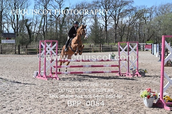 BPP_0054 - CLASS 19 SUN Senior British Novice/ 90cm Open