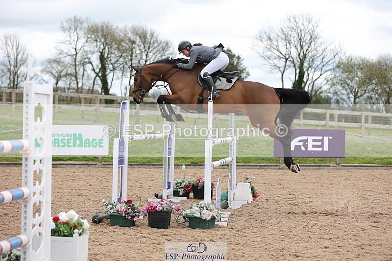 240419A-125800-07545 - Cls 6, 2 Star Medium Tour 1.35m