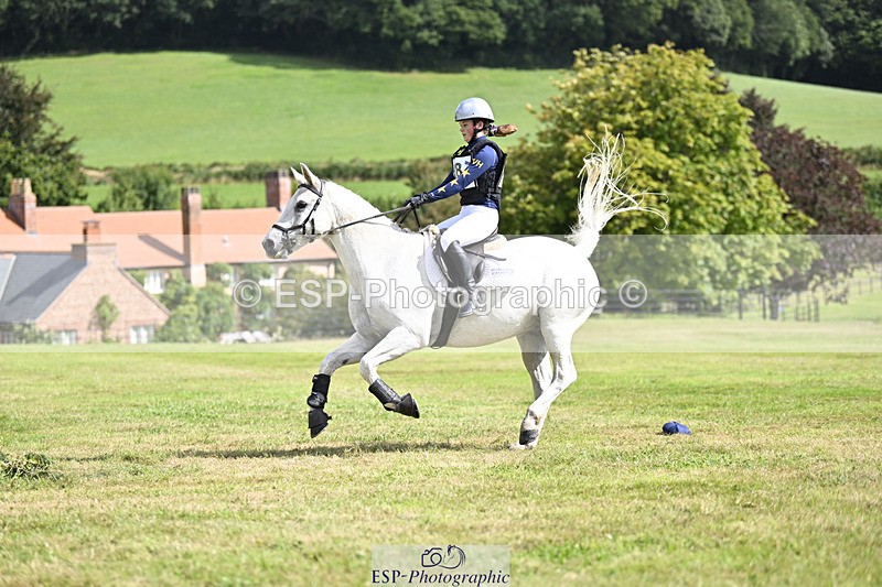 240825X-113132-32554 - 70cm XC 11.00 to 12.00