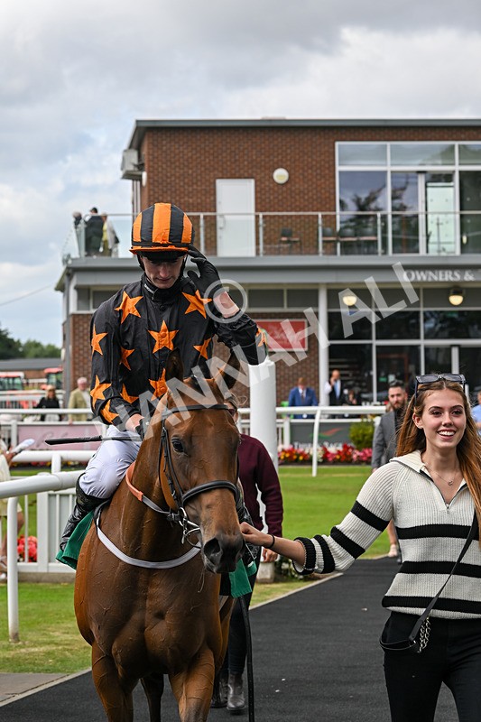 090824-Race 3-South Parade-4534 - Race 3