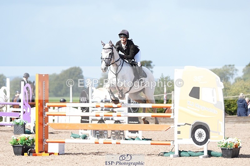 250913-121100-06826 - Cls 15 Snr Foxhunter