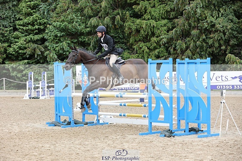 250803A-120428-12622 - M-556-Alex.Jupp-CARRY.ON.REGARDLESS