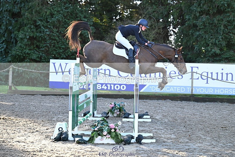 251024A-095538-06283 - B-124-Sophie.Lamb