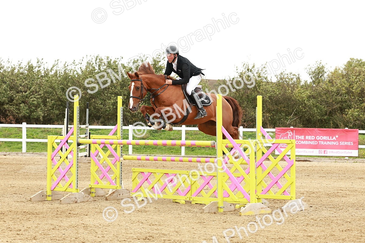 1I0A8103 - Class 5 - Senior Foxhunter 1.20m