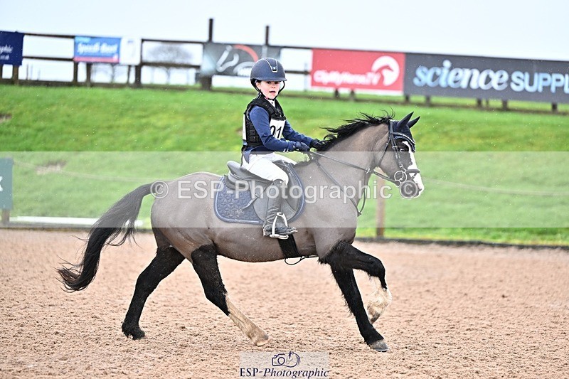 260208-125808-01247 - Cls 18 Clear Round 50cm