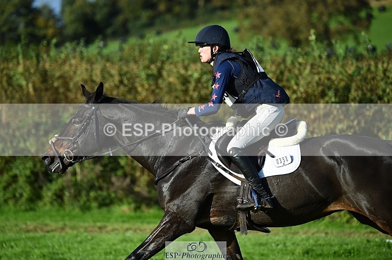 231022-152632-30385 - 358-ROYALE.MESSENGER-Anna.Singer-XC