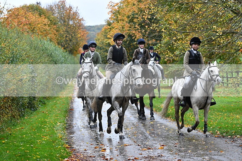 WJ5_6370 - B&B walk back for Hunt Tea !