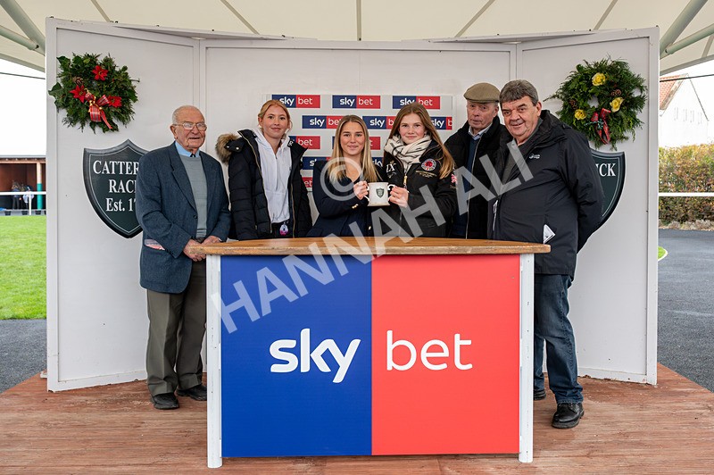 281225-Race 1-Couldbeaweapon-3697 - Race 1