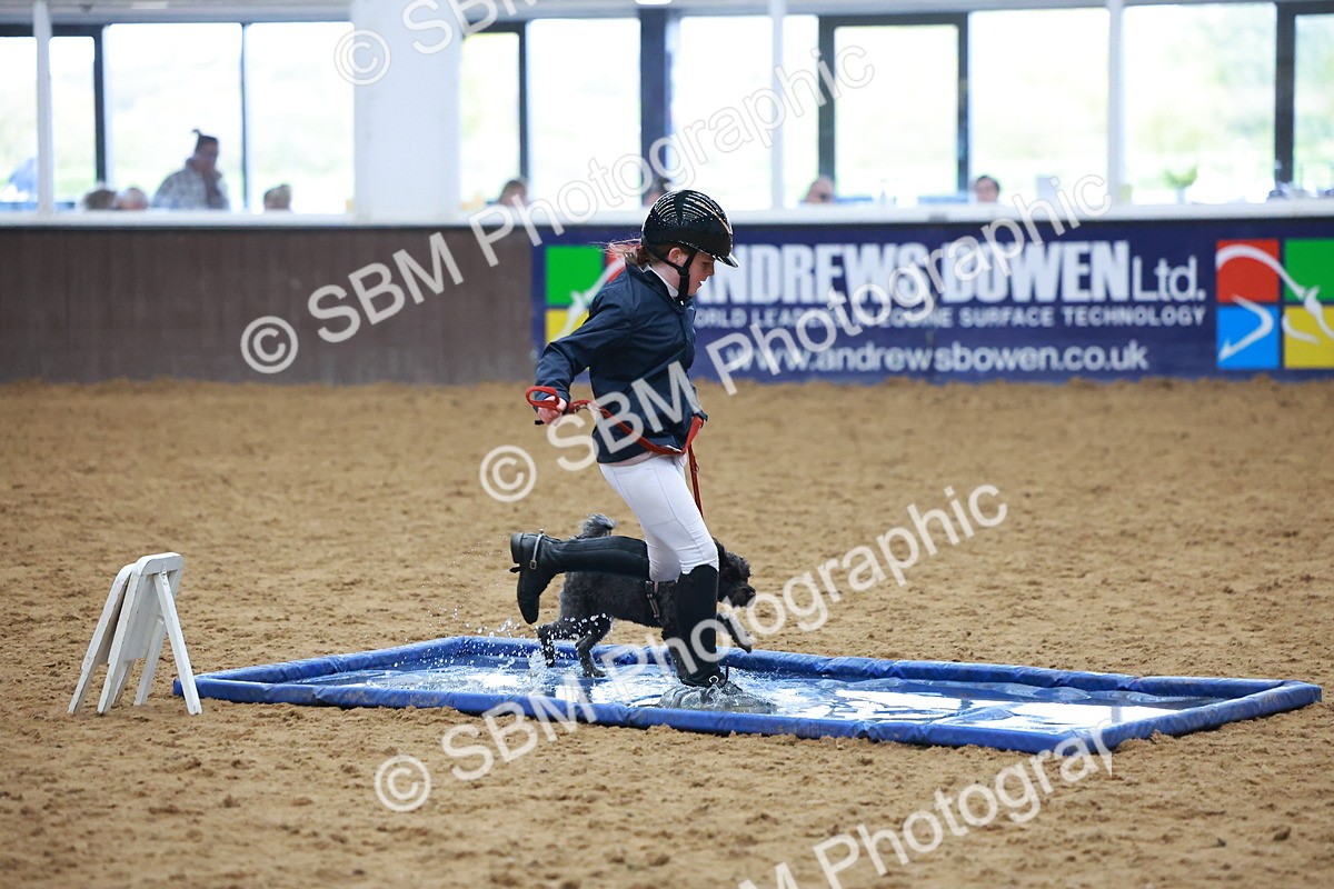 SBM_001640 - Class 3 - Horse & Hound (60cm)