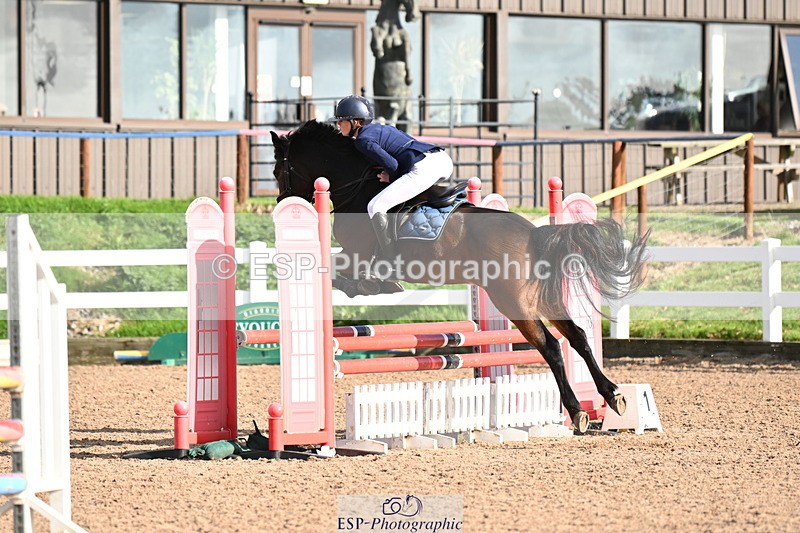 241026A-114039-00751 - SAT Cls 8 Pony Discovery and 90cm Open