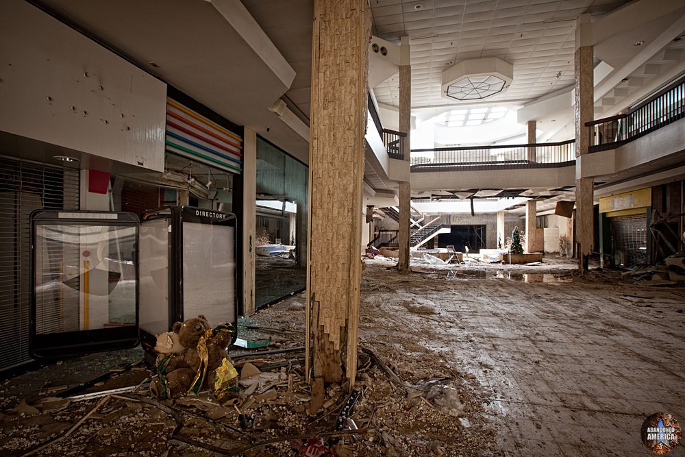 Randall Park Mall (North Randall, OH) | Lonely Bear - Randall Park Mall