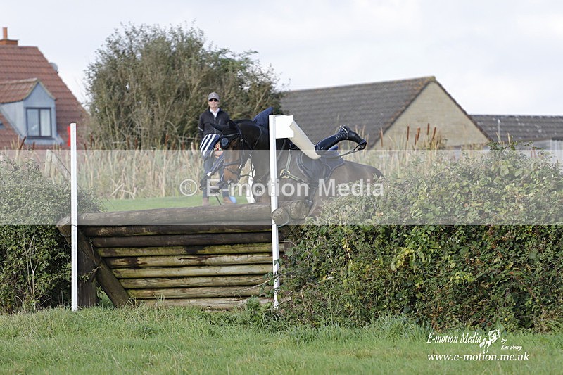  WWHT 171021 3995 - Open (1.00m)  17/10/21