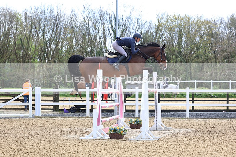3E7A2405 - Class 9: Senior 1.30m open