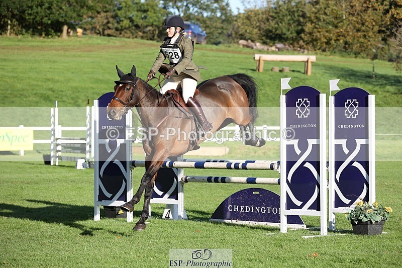 231022-095416-24191 - 628-WONDERLAND.T.H-Alice.Dalton-TrotUp+SJ