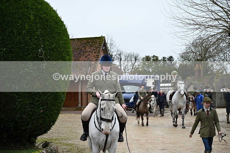 WJ7_9278 - Walk out..