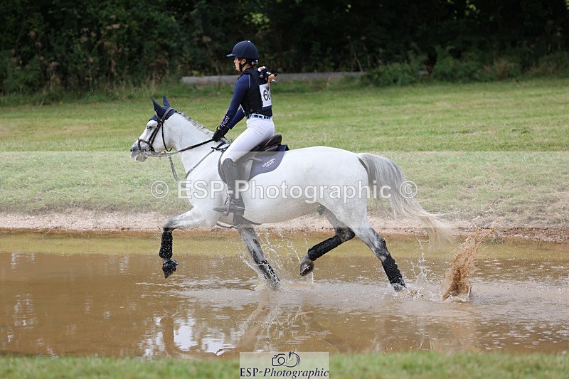 240825X-120102-32403 - 70cm XC 11.00 to 12.00