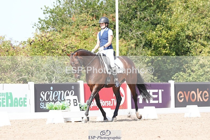 250817-125703-09510 - 052-Marcela.PomphreyLinkeltje.DE.J