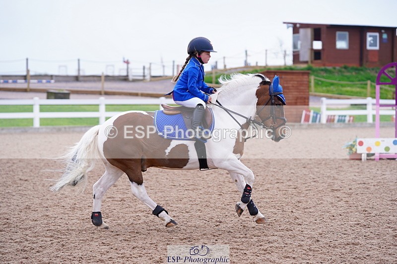 240505A-082722-03833 - Cls 11 Clear Round 50cm